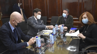 Momento de la reunión del presidente y el secretario de Gobierno del TSJ de Murcia, con el secretario general para la Innovación y Calidad, Manuel Olmedo Palacios; y la directora general para el Servicio Público de Justicia, María de los Àngels Garcia Vidal